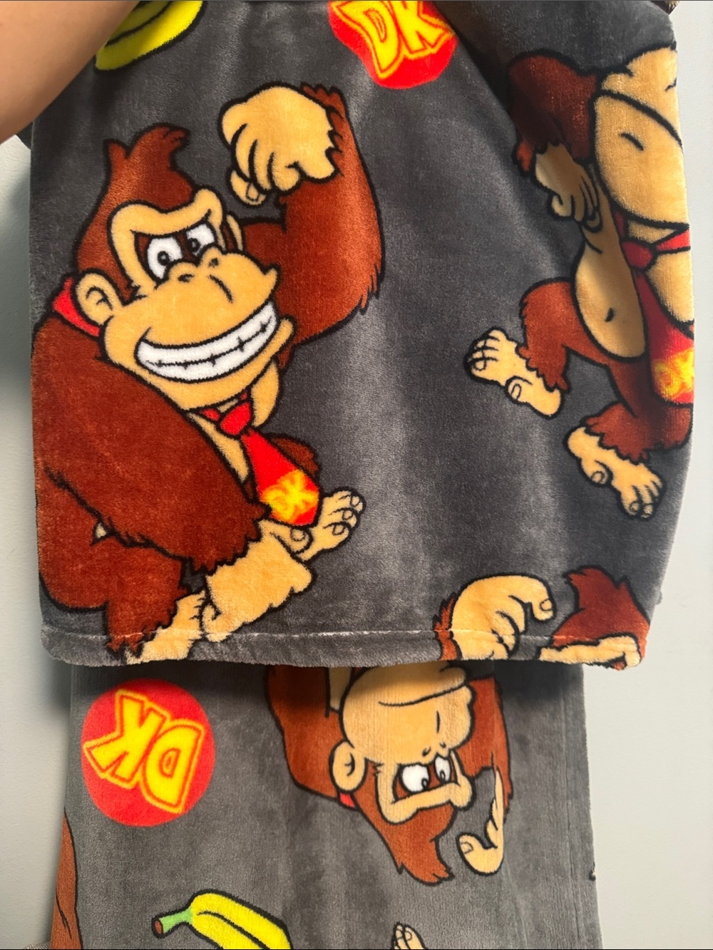 Donkey Kong Plush Twin Throw Blanket - SUPER SOFT - Picture 3 of 3